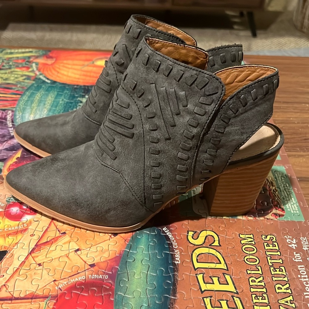 Mi.iM Grey Sling Back Bootie size 9